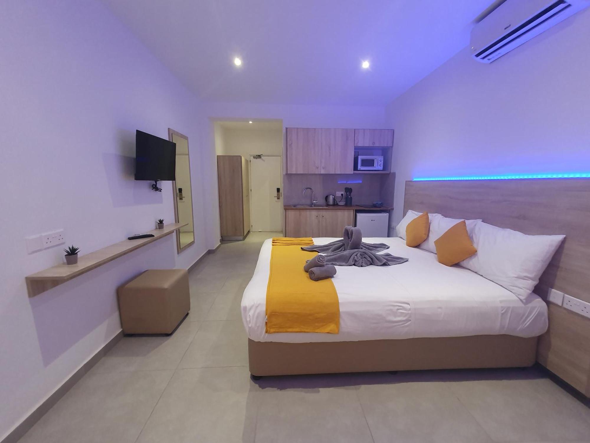 Sun Plaza Suites - Adults Only Ayia Napa Ngoại thất bức ảnh