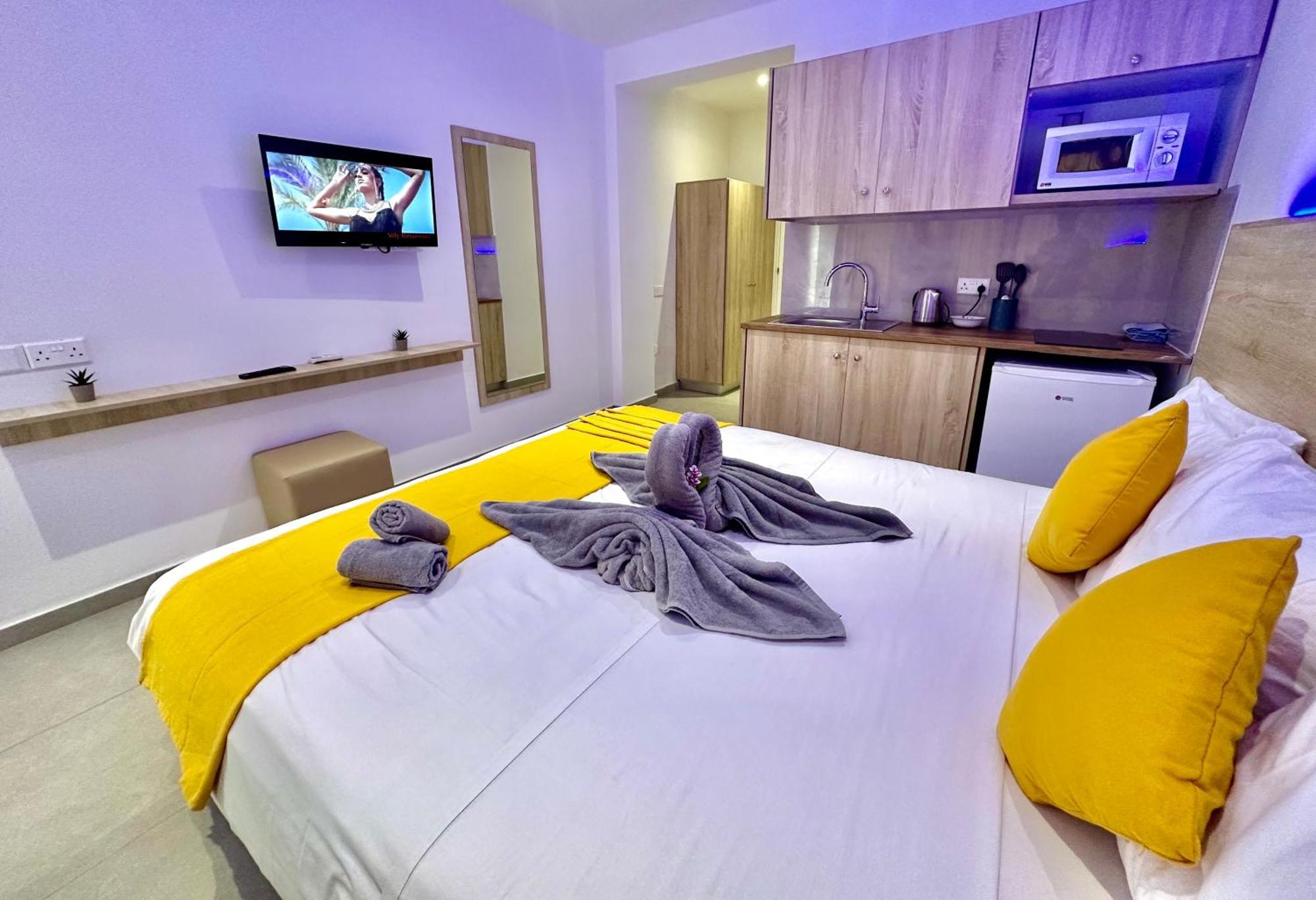 Sun Plaza Suites - Adults Only Ayia Napa Ngoại thất bức ảnh
