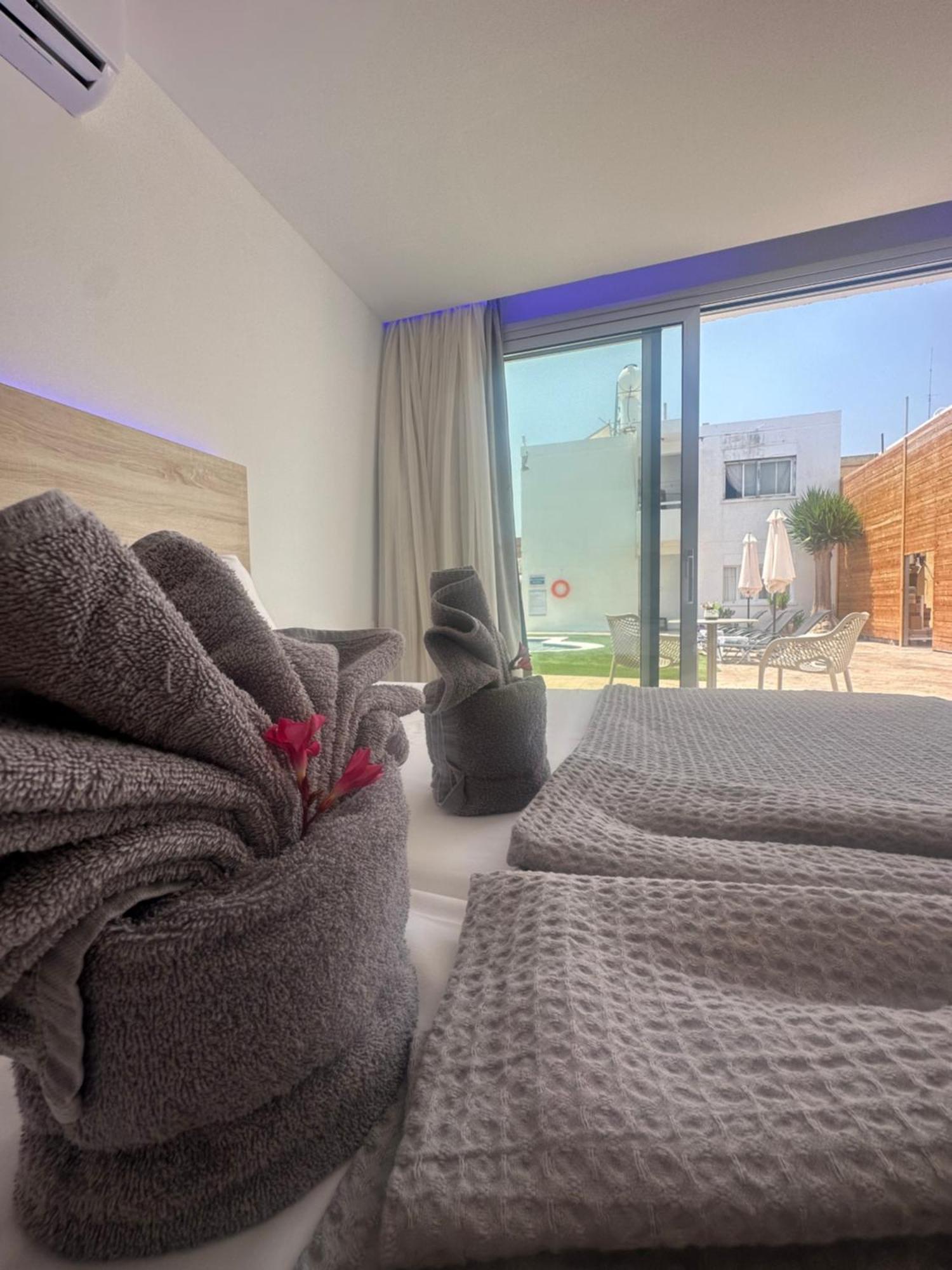 Sun Plaza Suites - Adults Only Ayia Napa Ngoại thất bức ảnh