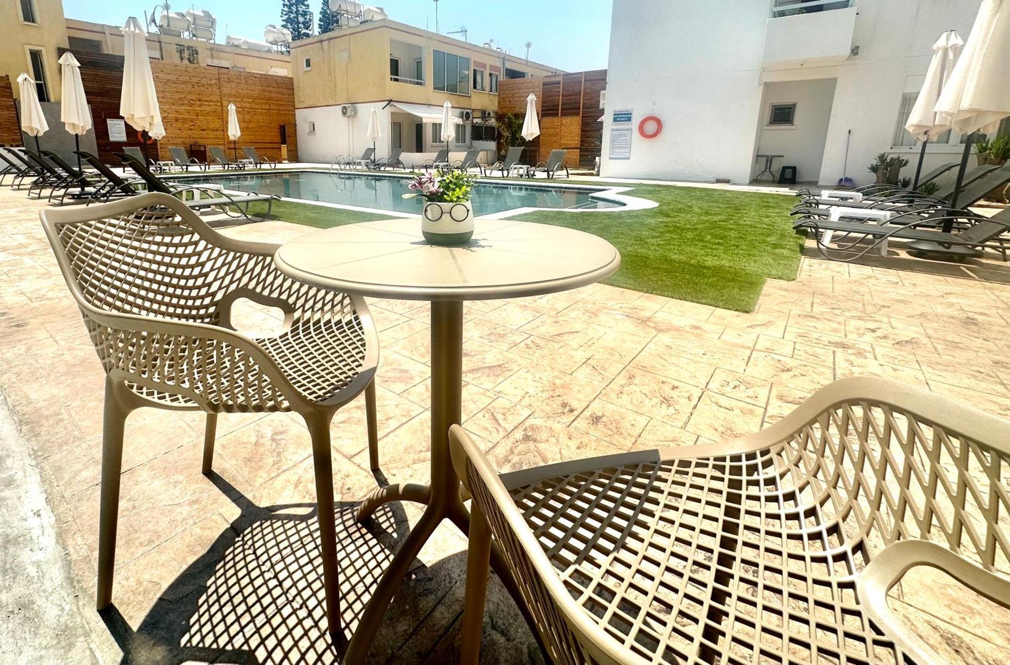 Sun Plaza Suites - Adults Only Ayia Napa Ngoại thất bức ảnh